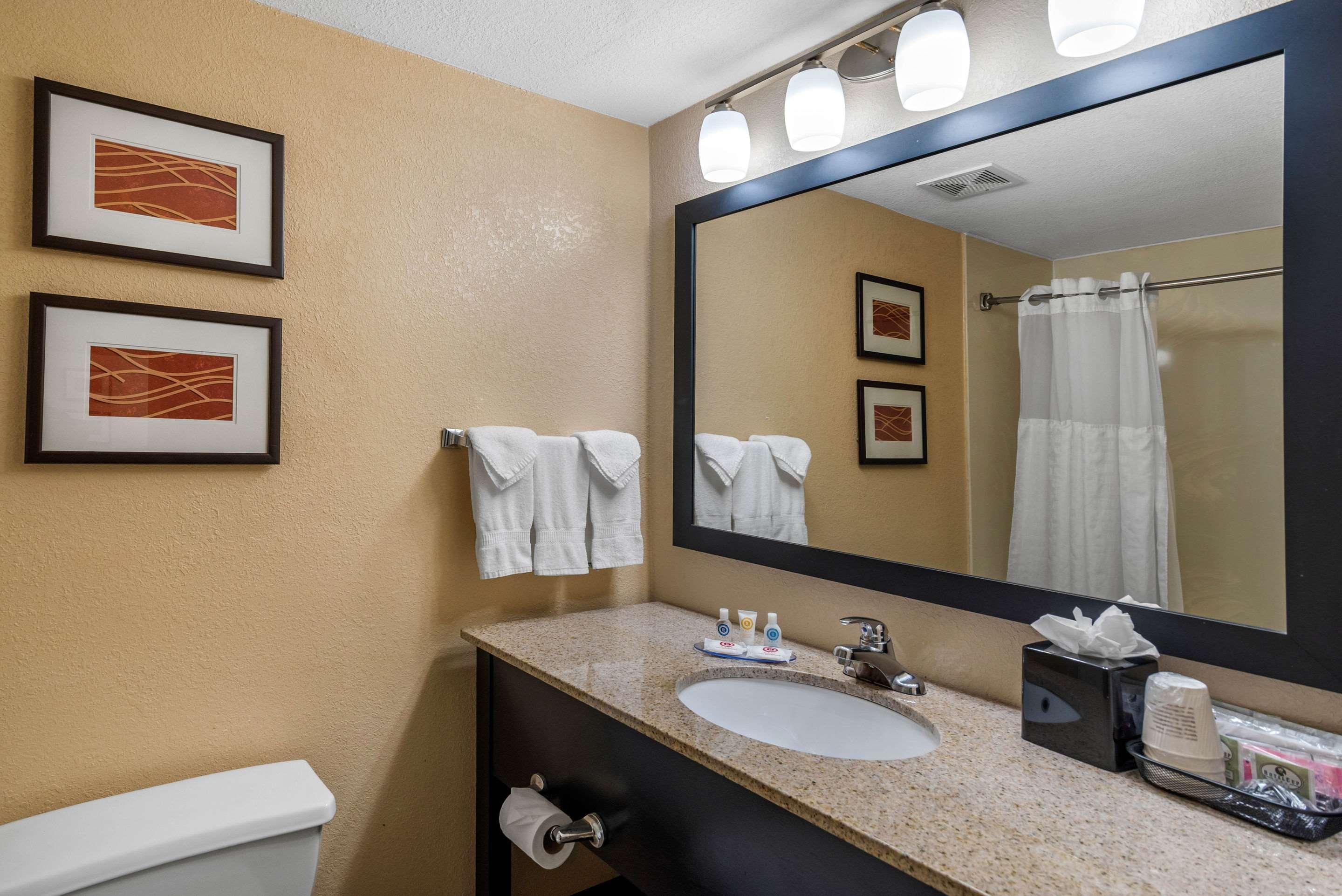 נורקרוס Comfort Inn & Suites Peachtree Corners מראה חיצוני תמונה