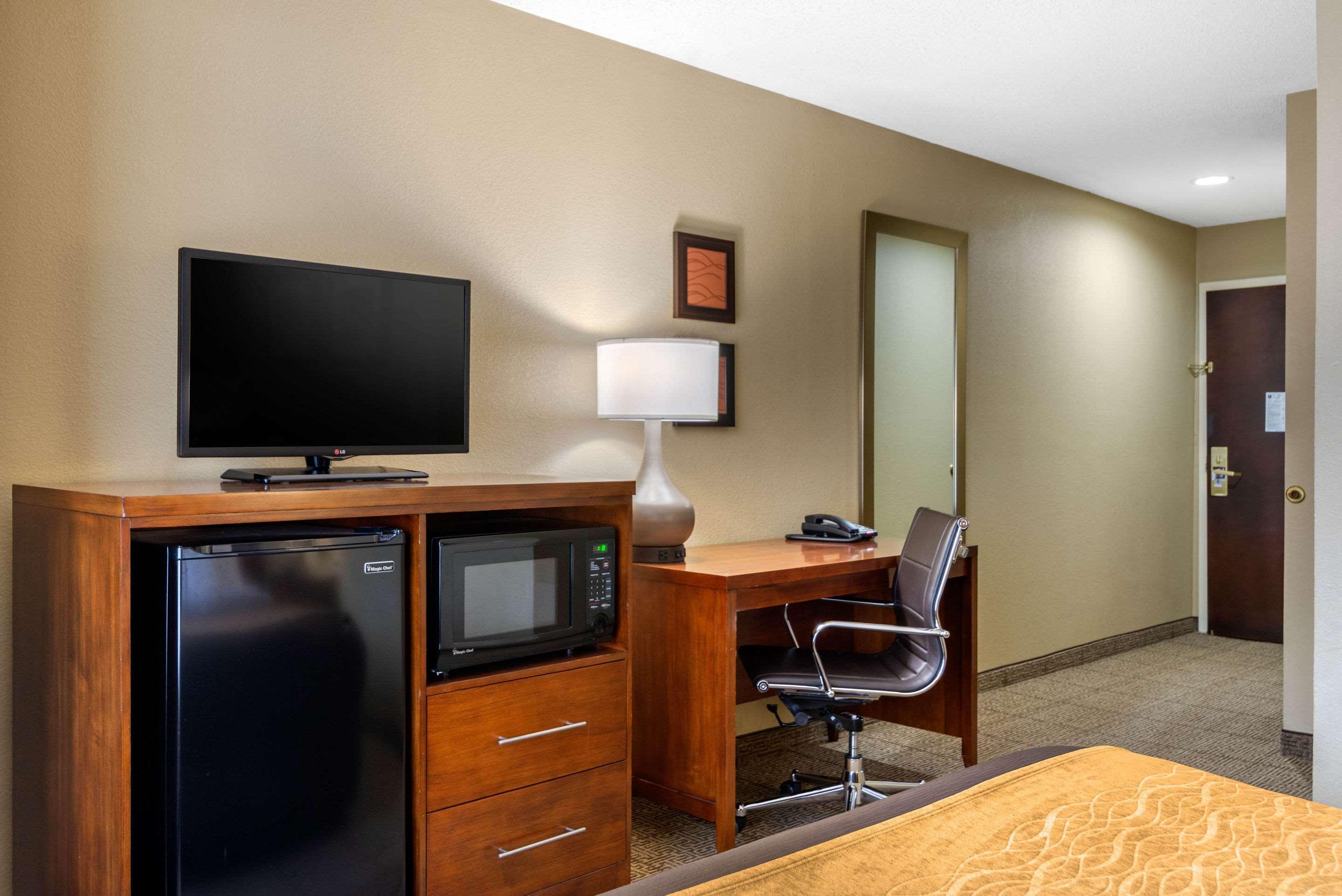 נורקרוס Comfort Inn & Suites Peachtree Corners מראה חיצוני תמונה