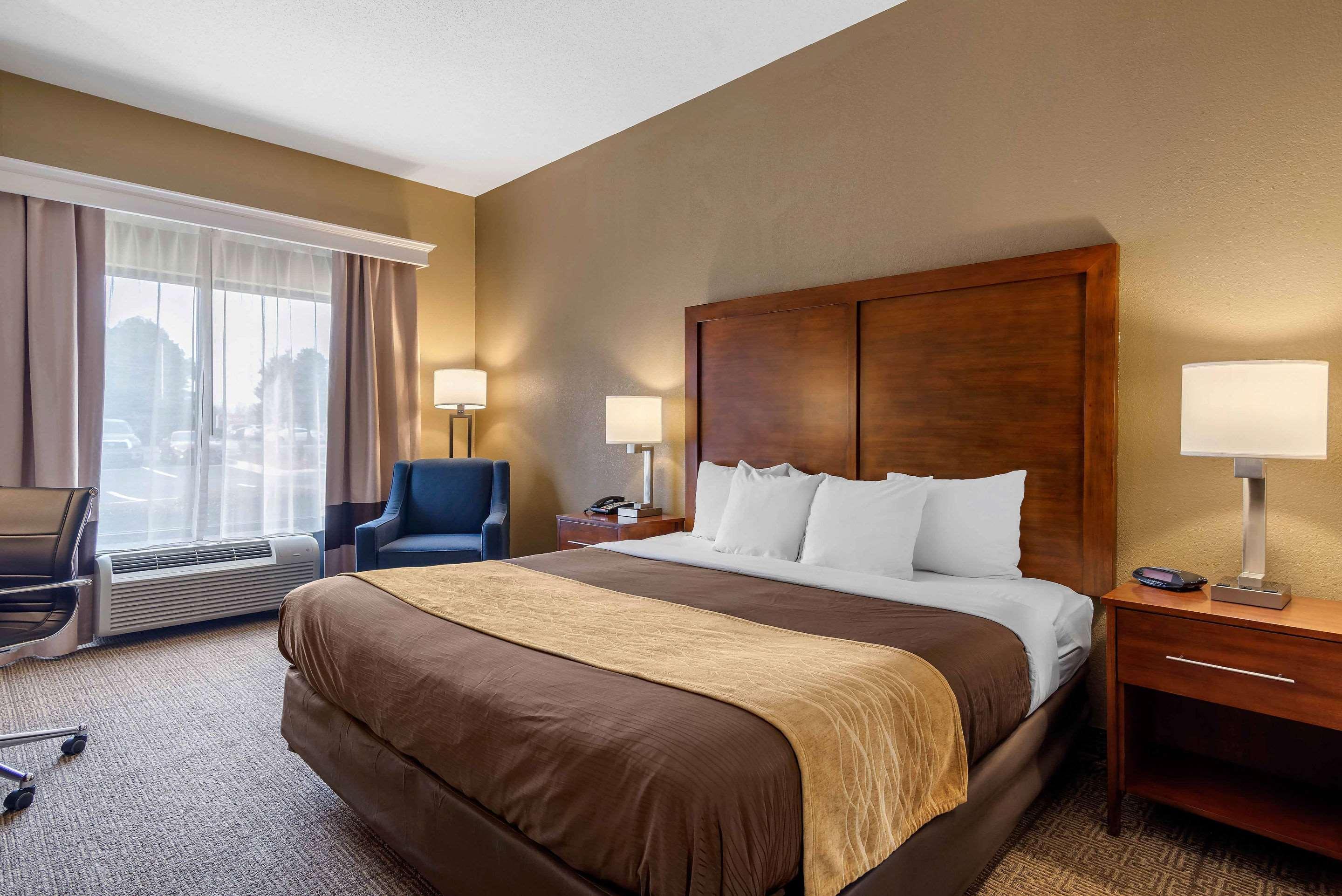 נורקרוס Comfort Inn & Suites Peachtree Corners מראה חיצוני תמונה