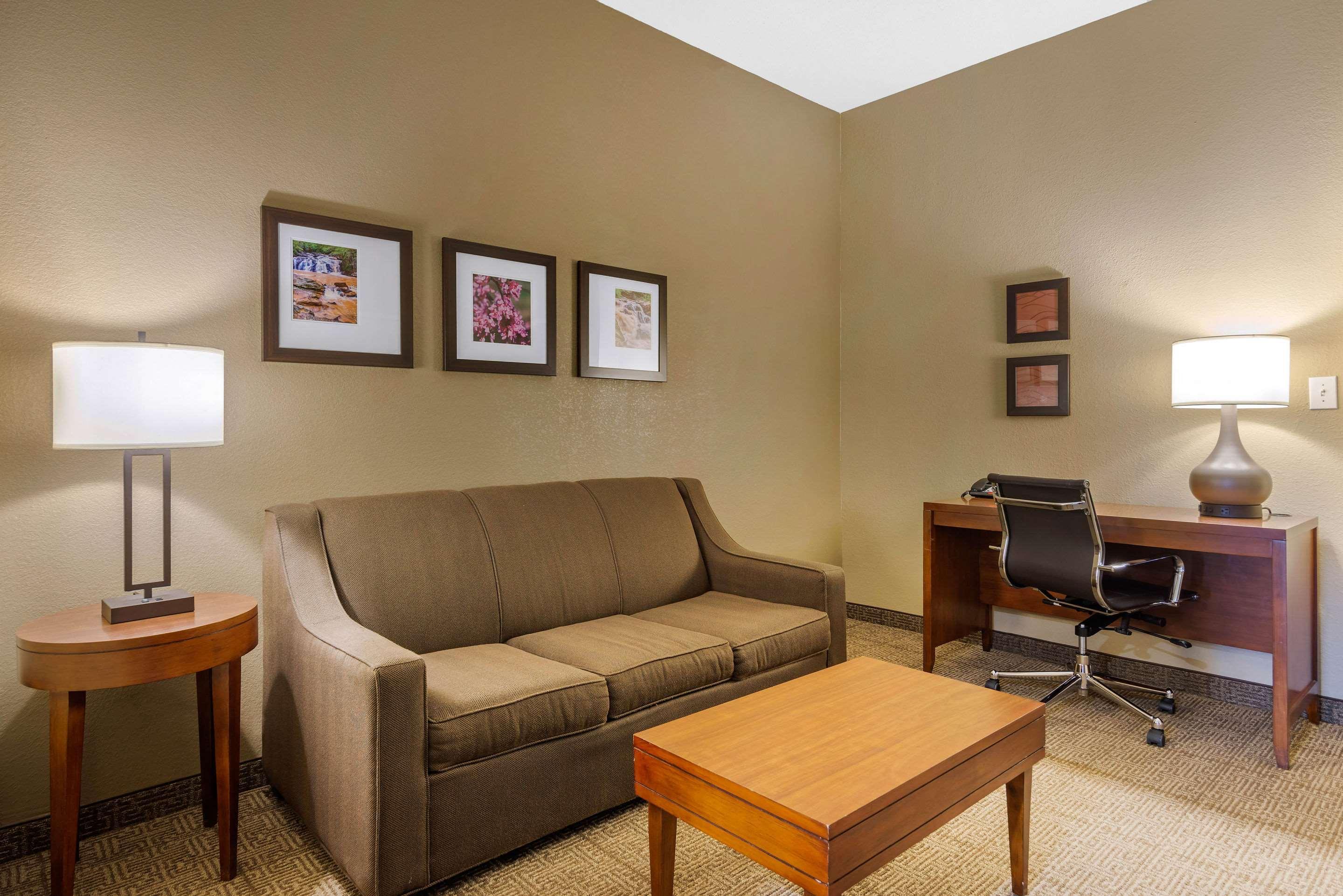נורקרוס Comfort Inn & Suites Peachtree Corners מראה חיצוני תמונה