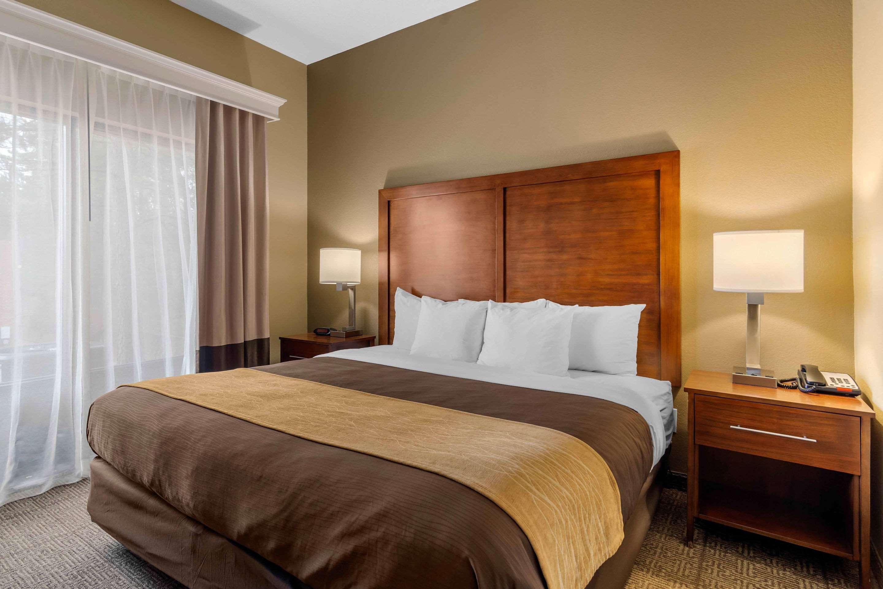 נורקרוס Comfort Inn & Suites Peachtree Corners מראה חיצוני תמונה