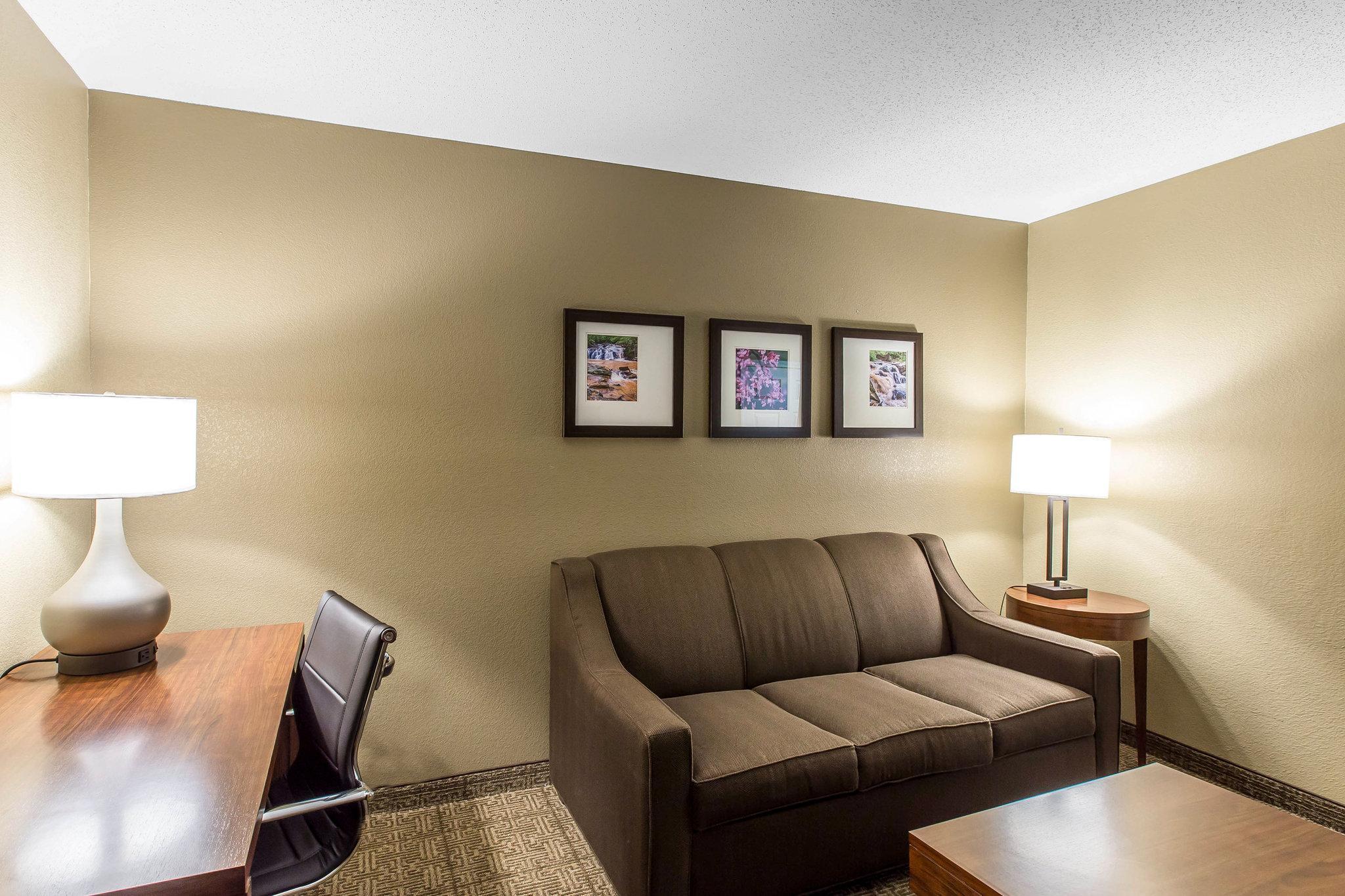 נורקרוס Comfort Inn & Suites Peachtree Corners מראה חיצוני תמונה