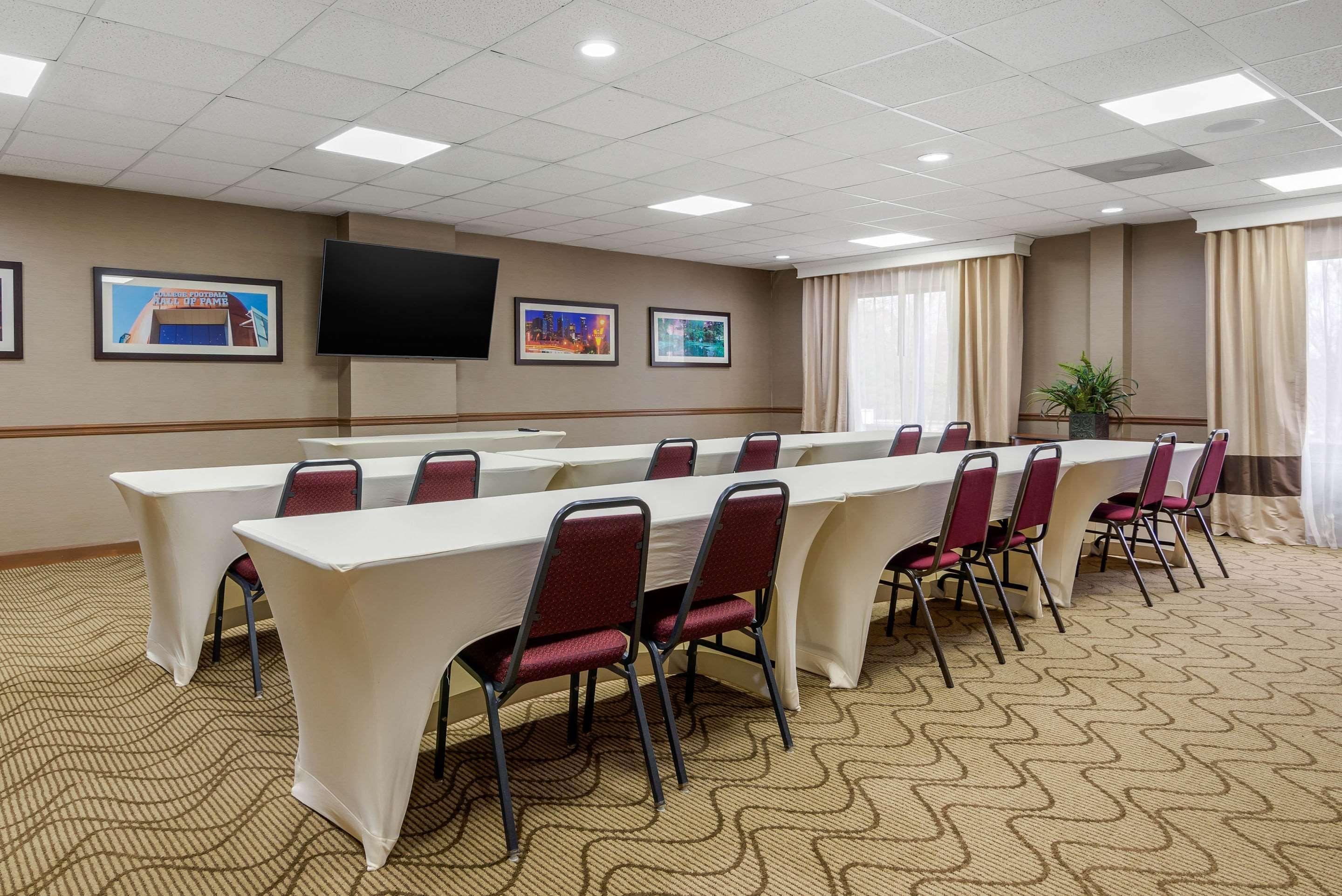 נורקרוס Comfort Inn & Suites Peachtree Corners מראה חיצוני תמונה