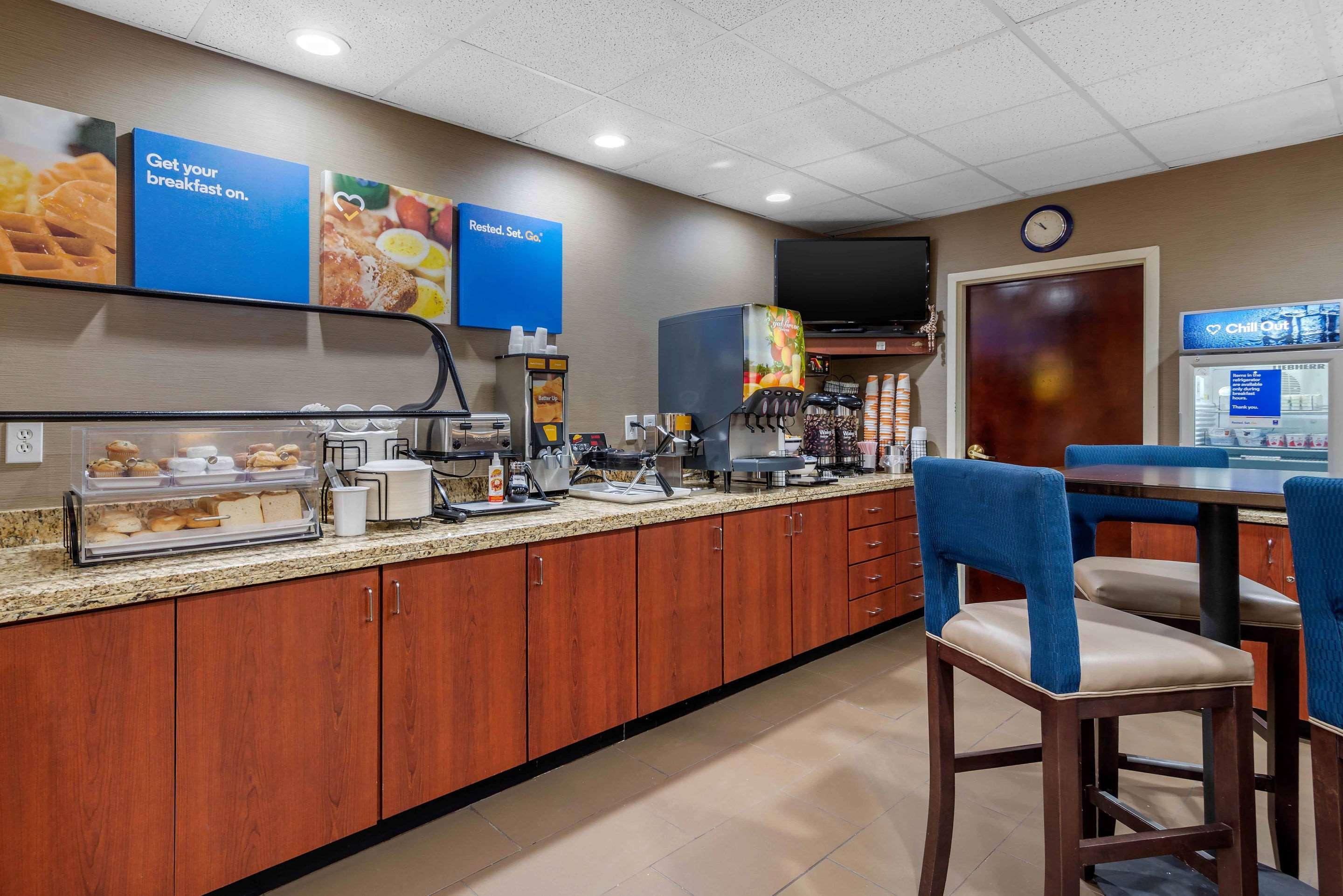 נורקרוס Comfort Inn & Suites Peachtree Corners מראה חיצוני תמונה