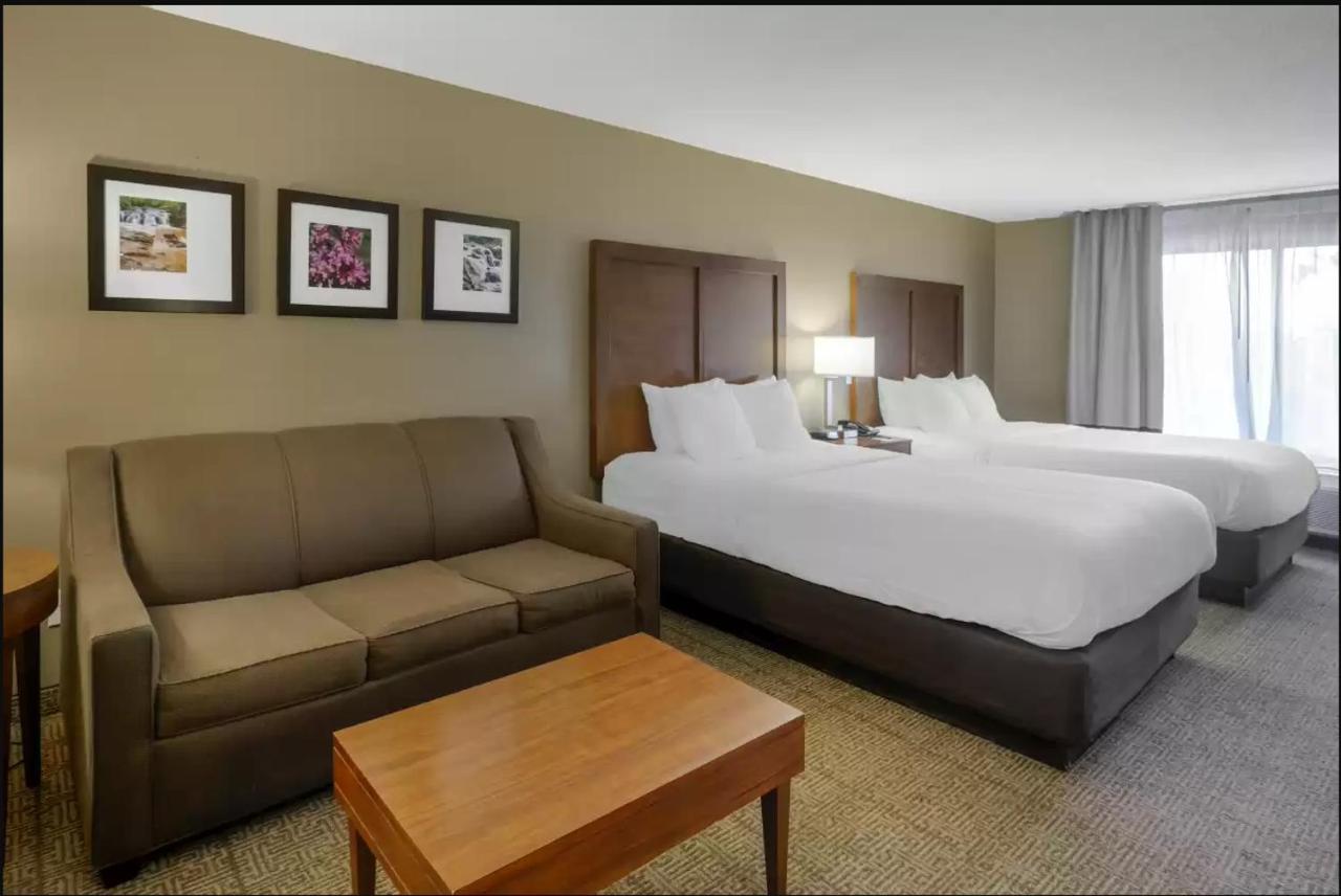 נורקרוס Comfort Inn & Suites Peachtree Corners מראה חיצוני תמונה