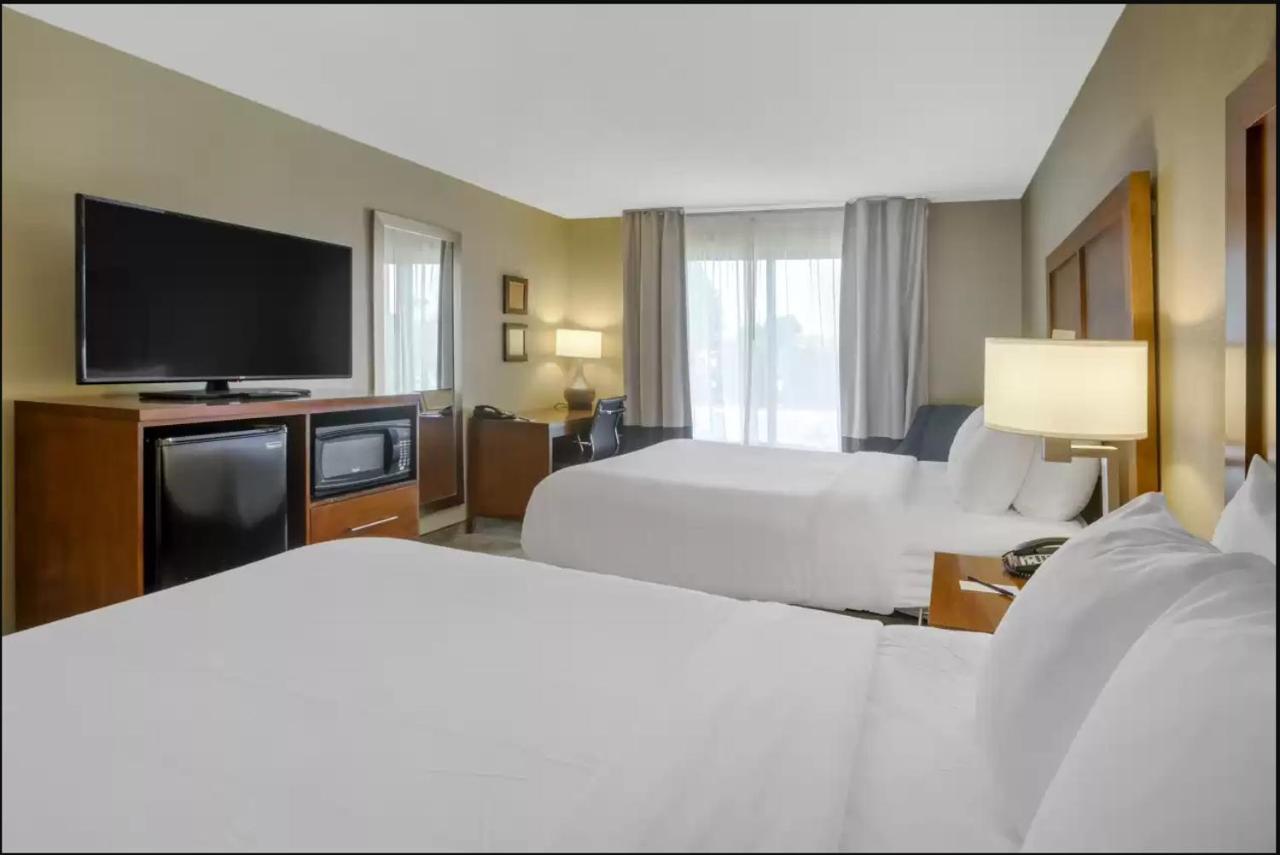 נורקרוס Comfort Inn & Suites Peachtree Corners מראה חיצוני תמונה